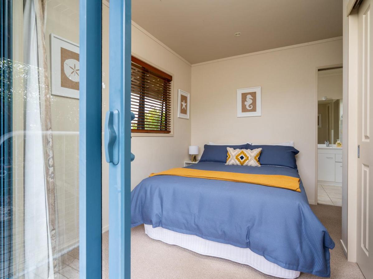 Oceans 8 - Mangawhai Heads Holiday Home Bagian luar foto