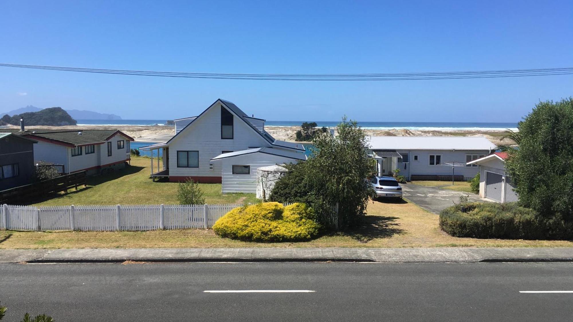 Oceans 8 - Mangawhai Heads Holiday Home Bagian luar foto